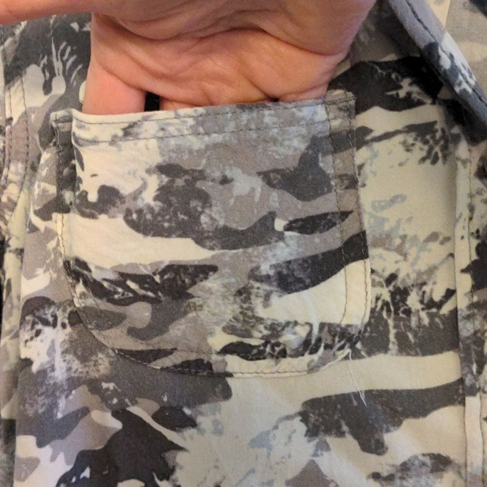 2 for $20 Rock & Republic Snow Camouflage Rayon L/S Shirt Blouse Size S - Picture 6 of 9